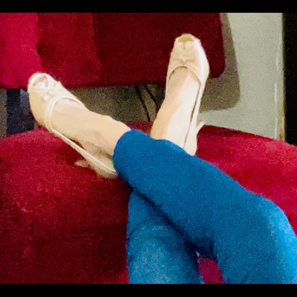 Via Spiga peep toe leather heels, cream size 6 - Picture 9 of 10